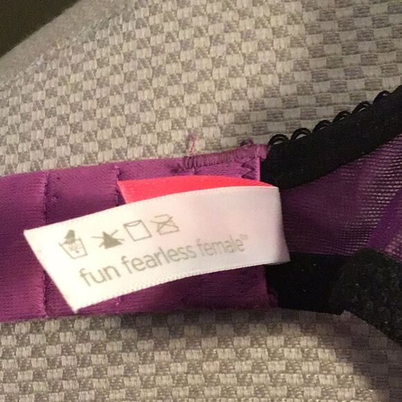 34C Cosmopolitan Fun Fearless Feather Light Purple/Pink Convertible Push Up Bra - Picture 14 of 14